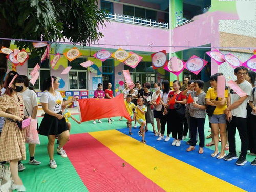 紅歌唱響中國夢,濃情點亮中秋節(jié) 金蘋果五園