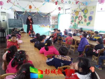 賈汪區江莊鎮金蘋果幼兒園舉行消防疏散演習活動